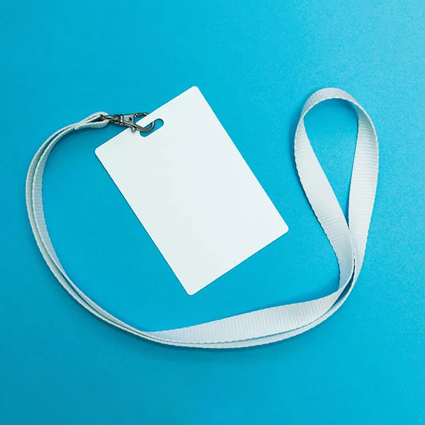 Badge per eventi con cordino